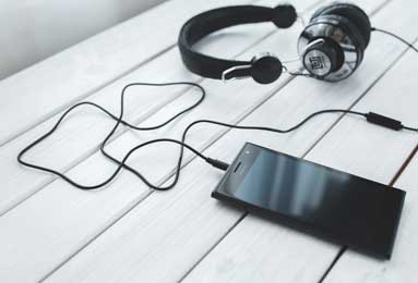 足球科技盛宴：实时比分直播、深度分析及科学预测助力观赛与投注